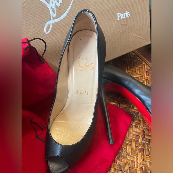 Christian Louboutin shoes. Size 8.5 - Picture 2 of 3